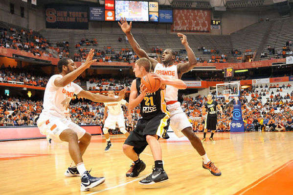 再遭失利，内马尔不满自己被换下并直接返回更衣室